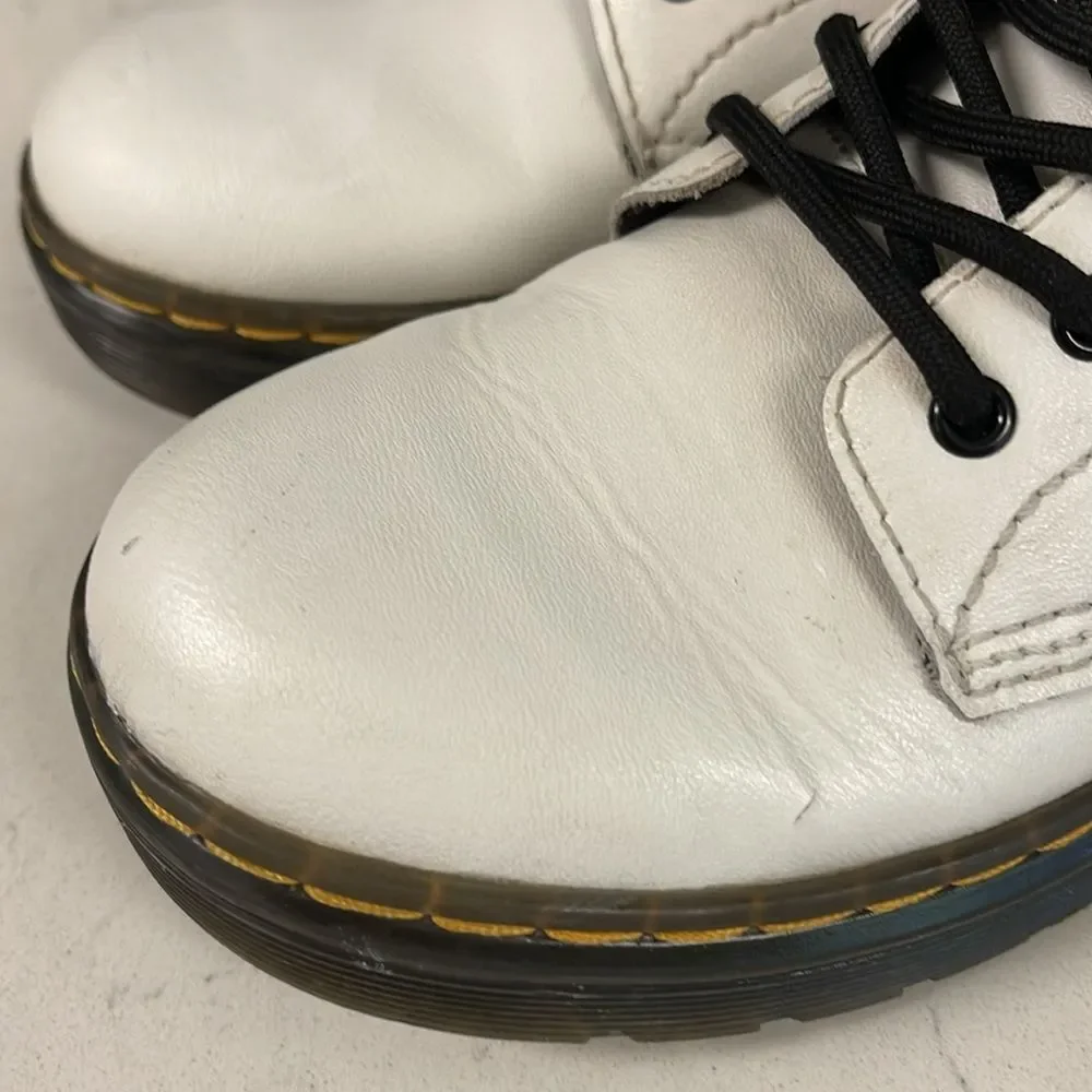 Dr. Martens Zavala T Lamper Combat Boot White in Size 2 Kids